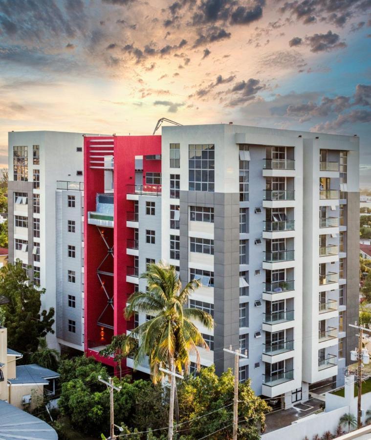 Parkhurst Lux Condo Near Devon House 킹스톤 외부 사진